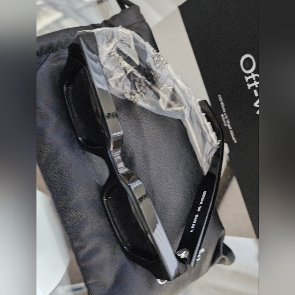 Off-White 50 MmVirgil Square Sunglasses . - Picture 3 of 10
